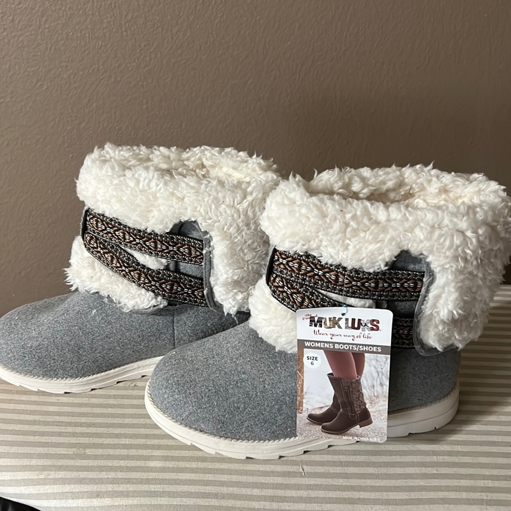 New Muk Luks. Size 6 with tags